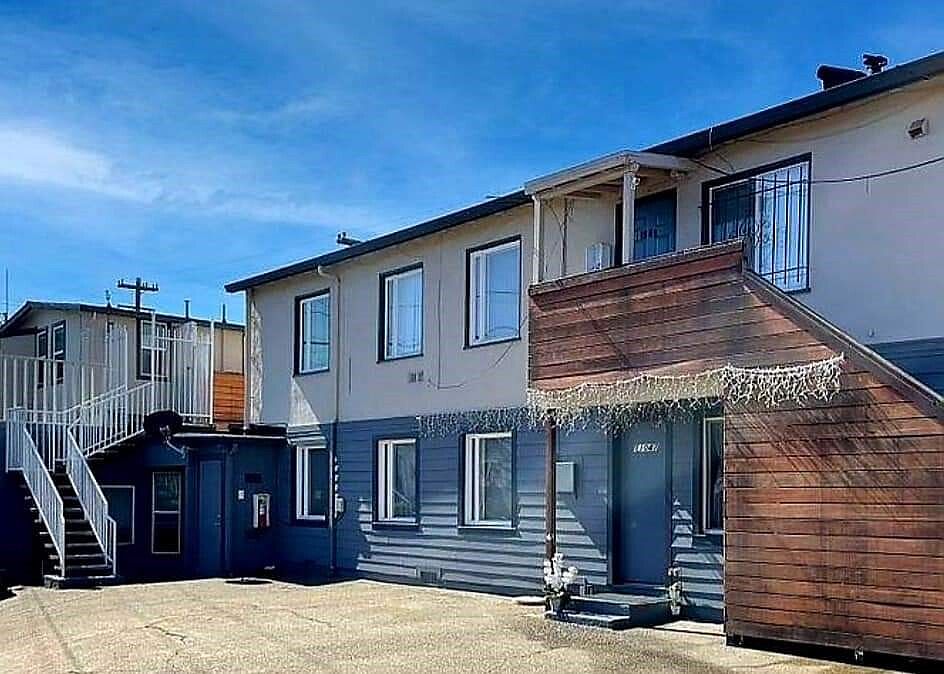 1st image of 11046 San Leandro St #11050