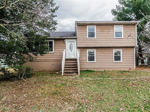 2nd image of 4107 Robert E Lee Dr