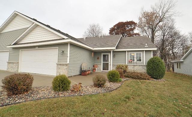 1st image of 835 Deer Ct NE