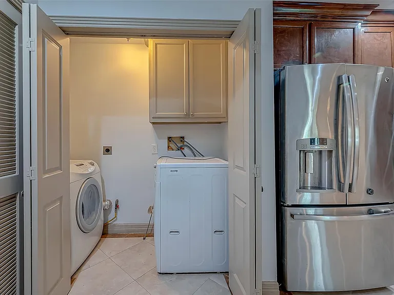 5706 Carew St — Photo 16