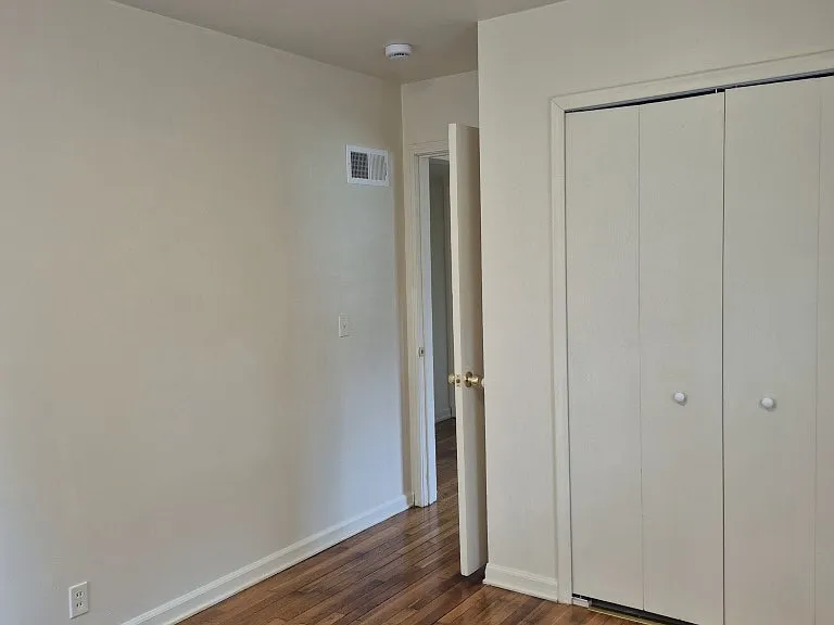 210 W Yale Ave — Photo 13