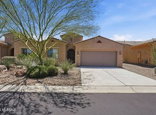 1814 E Barn Swallow Ln, Green Valley, AZ 85614
