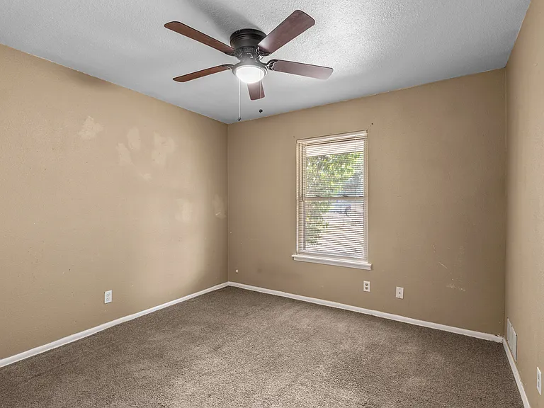 146 Stapleton St — Photo 18