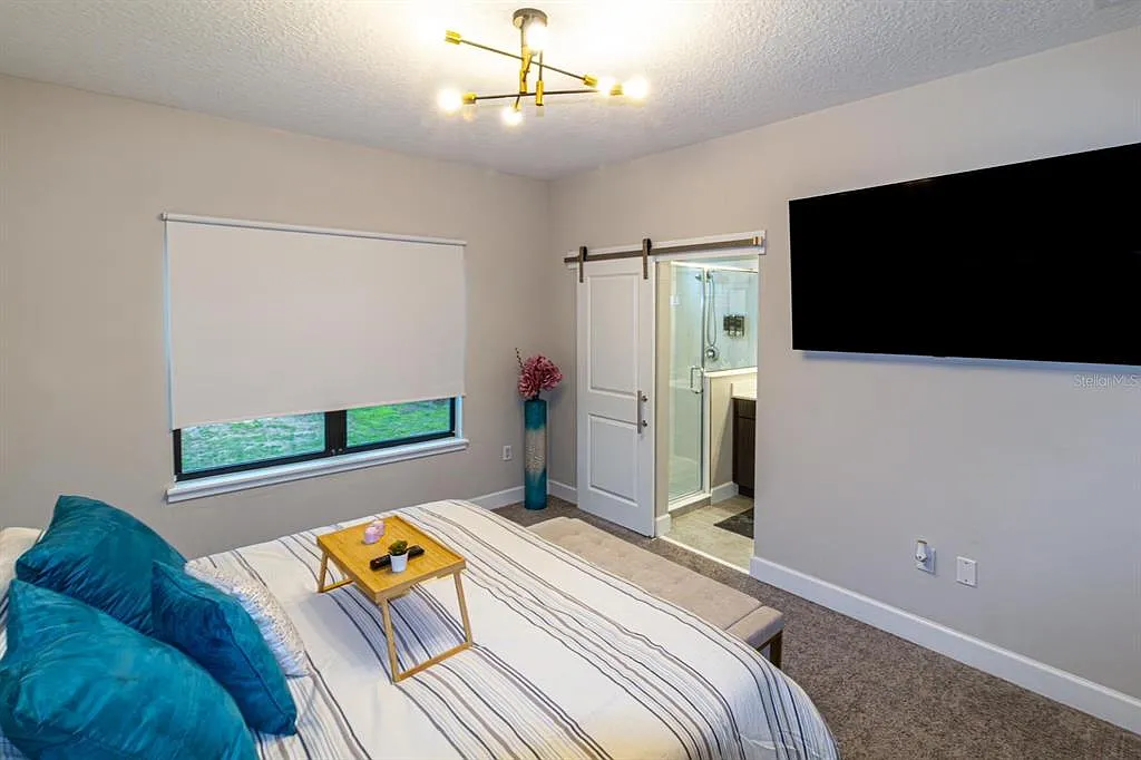 4 bed, 3.0 bath, 1823 sqft, $3,100 — Photo 3