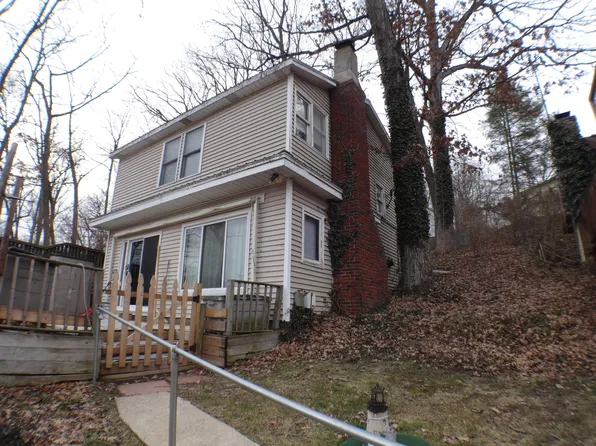 6812 Lake Dr, Hastings, MI 49058