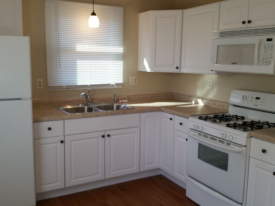 2nd image of 403 Chicago St