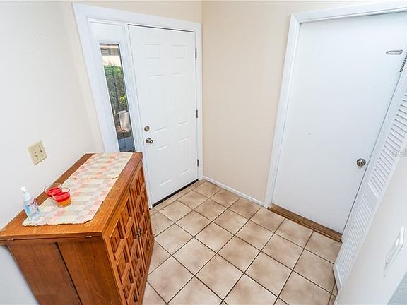 3rd image of 1622 Bobolink Ln