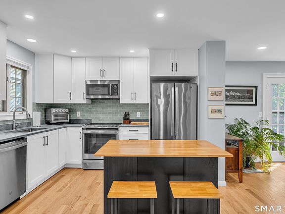 4th image of 96 Colonial Hill Drive #96