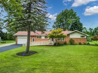 5316 Mayfield Ct, Clarence, NY 14031