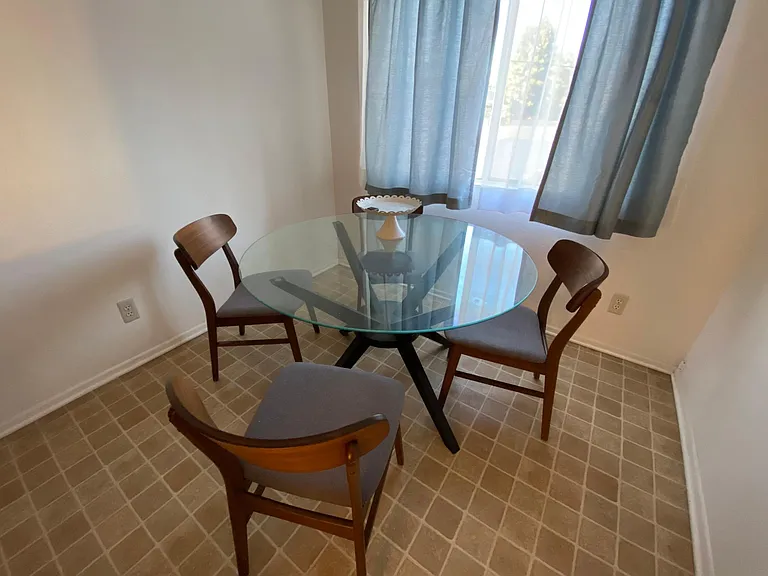 355 S Madison Ave — Photo 8