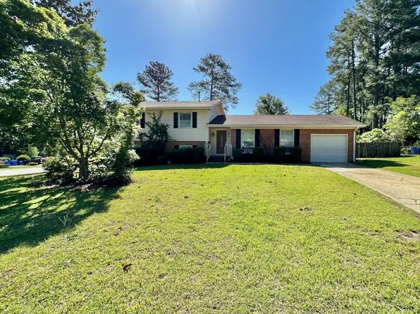 108 Saint Marys Pkwy, Fayetteville, NC 28303