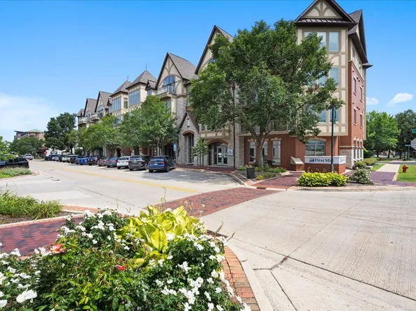 450 S 1st St Unit 208, Saint Charles, IL 60174