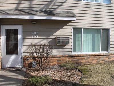 700 W Village Rd APT 103, Chanhassen, MN, 55317