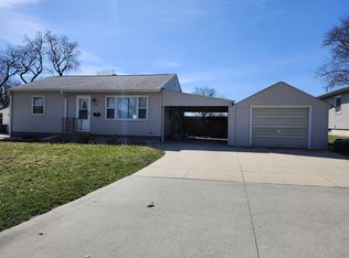 1834 Easton Ave, Waterloo, IA 50702