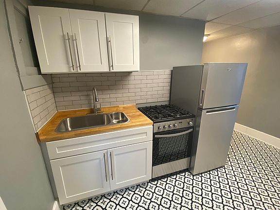 3rd image of 312 Bird Ave Unit 3