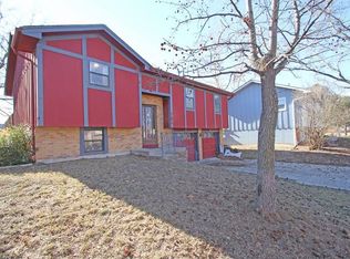731 S 6th St, Edwardsville, KS 66111