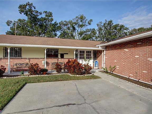3rd image of 4516 Golfwood Blvd
