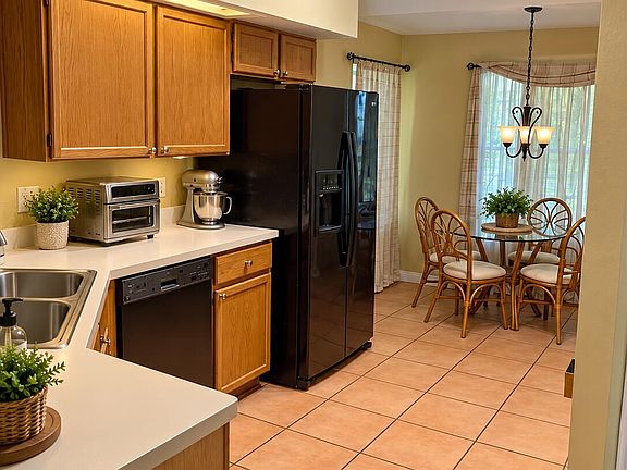 5th image of 124 Silver Hill Ln