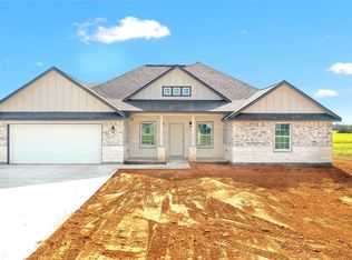 537 Chuckwagon Trl, Angleton, TX 77515