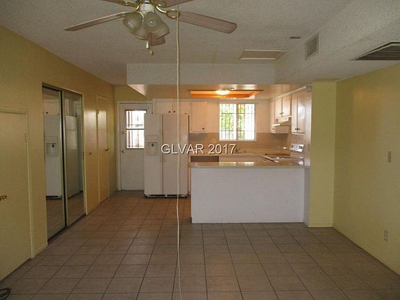 4th image of 5803 Vegas Dr