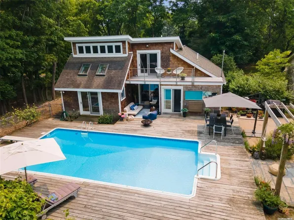 275 Maple Lane, Mattituck, NY 11952