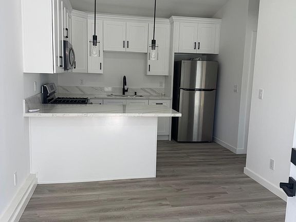5th image of 19151 Napa St