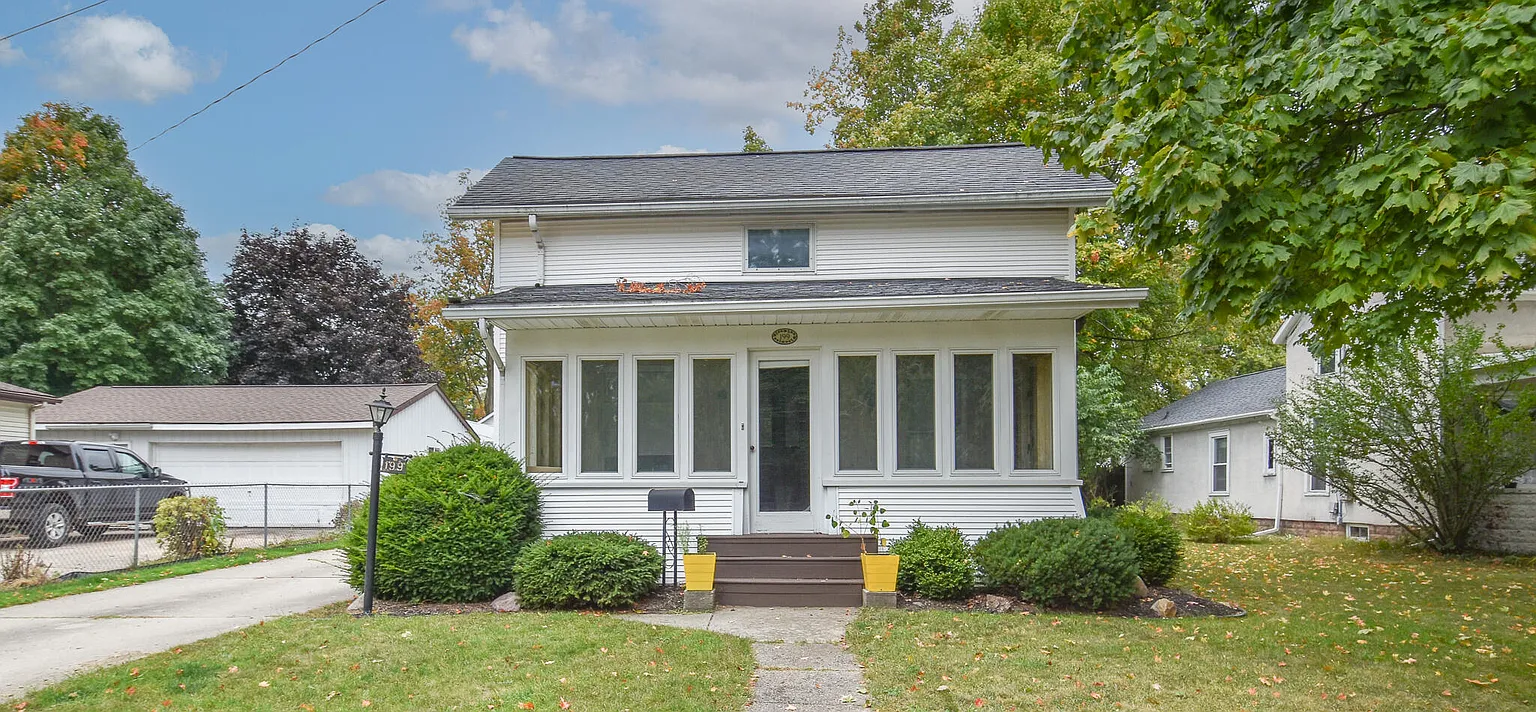 199 Grand St photo 1