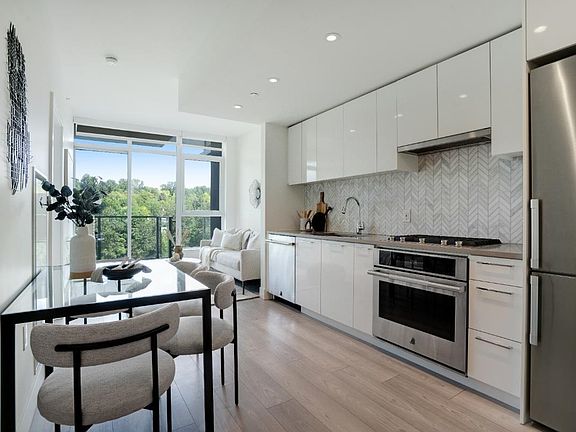 5th image of 8570 Rivergrass Dr #1106