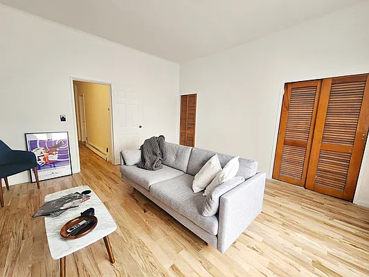 Rented by Compass | media 11