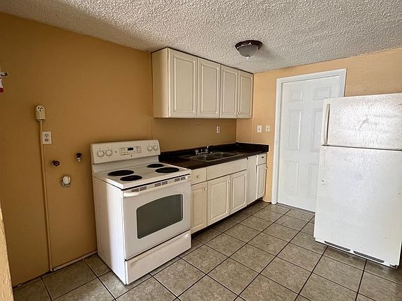 4th image of 3007 14th St E #0