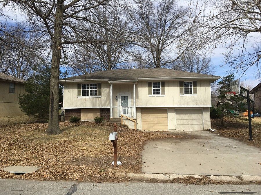 1st image of 413 SW Palo Dr