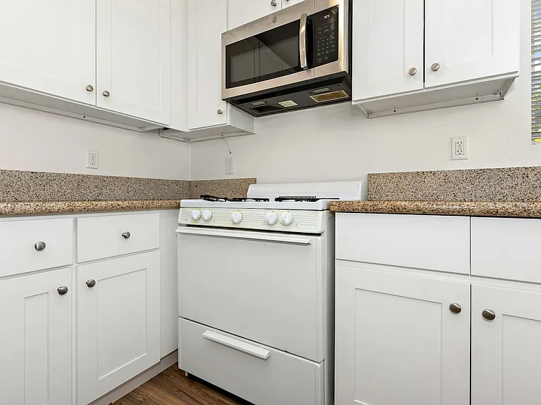 5344 Huntington Dr S #1 — Photo 7