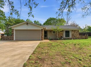 317 Glenhaven Dr, Azle, TX 76020