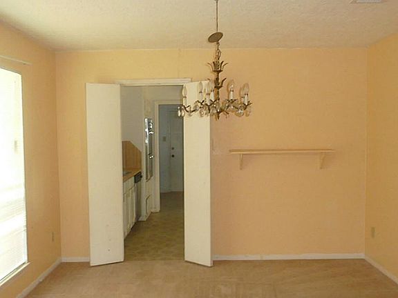 4th image of 11134 Hidden Bend Dr
