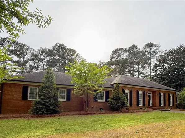 945 Poplar St, Monroe, GA 30655