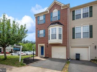 25311 Gothic Sq, Chantilly, VA 20152