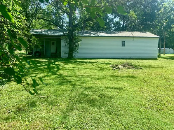 502 E 7th St, Pleasanton, KS 66075