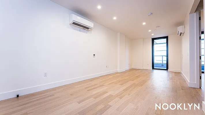 Rented by Nooklyn NYC LLC | media 44