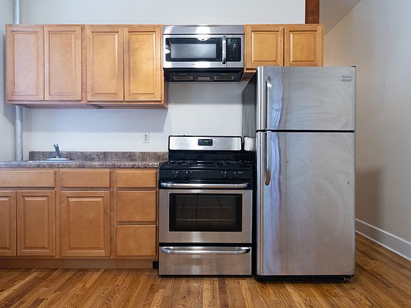 3rd image of 136 W 111th St #1R