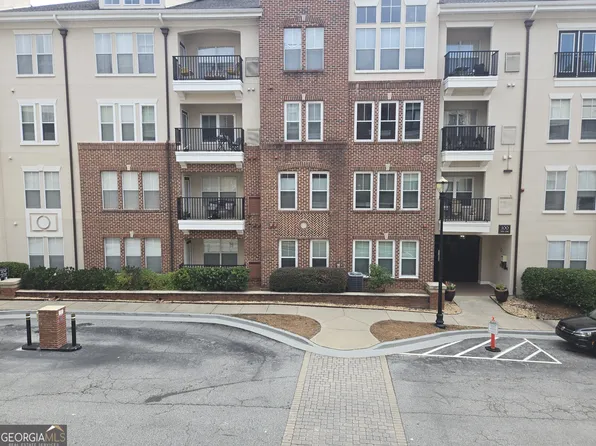 1850 Cotillion Dr, Dunwoody, GA 30338