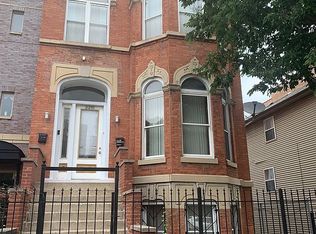 2210 W Warren Blvd, Chicago, IL 60612