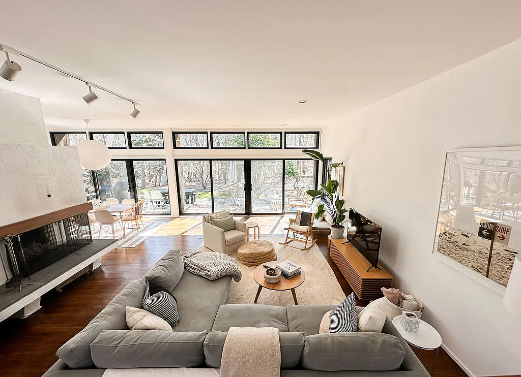 Bay Beach House: Bright + Airy w/ Pool & Hot Tub — Photo 2