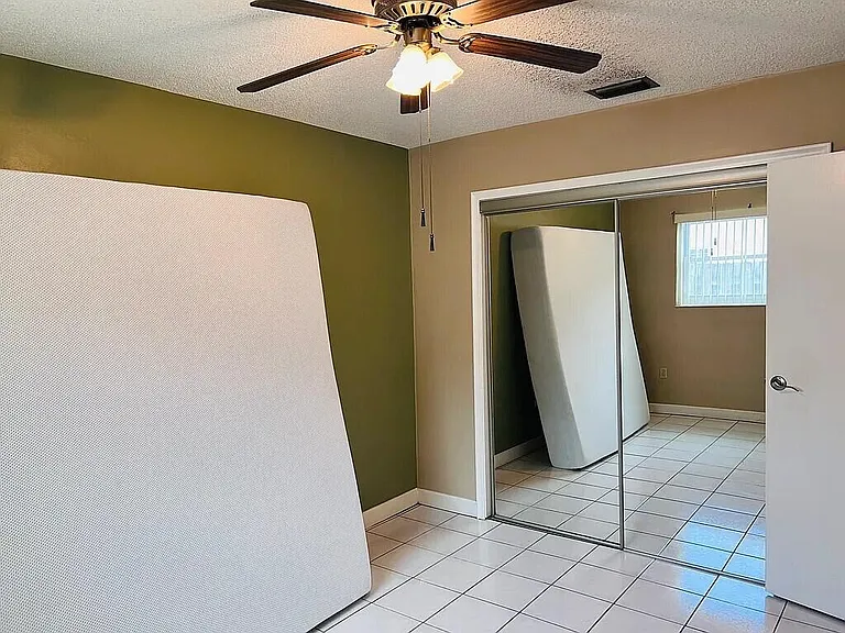 8136 NW 21st Ct — Photo 15