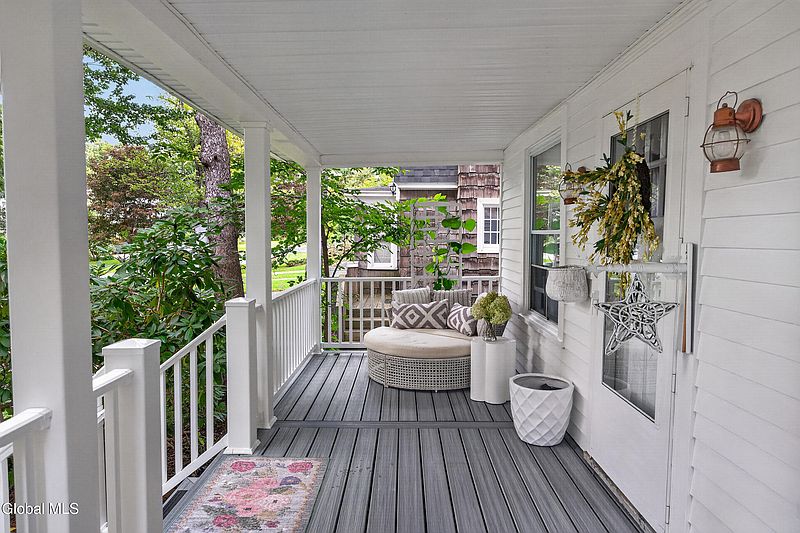 3rd image of 1362 Myron Street