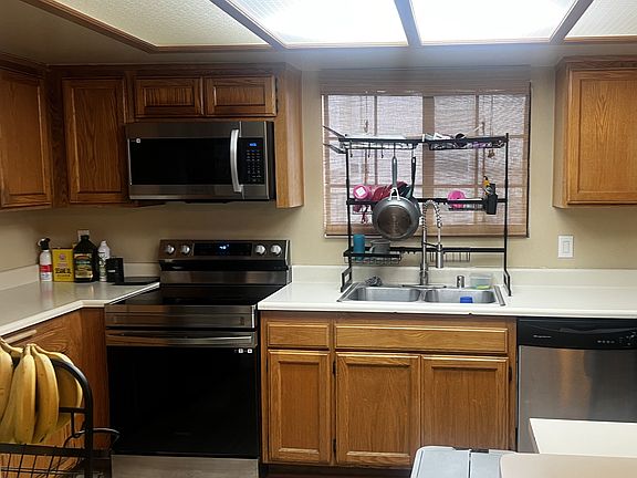 4th image of 198 Courtyard Dr #198