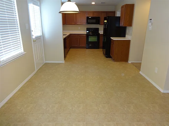 1813 Trego Dr — Photo 3