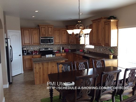 3rd image of 2167 W Foxtrail Dr