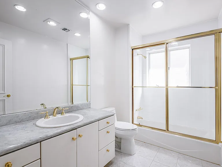 2334 Benedict Canyon Dr — Photo 17