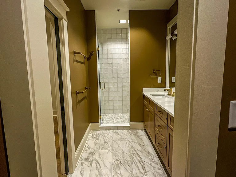 109 W Church St #A — Photo 32