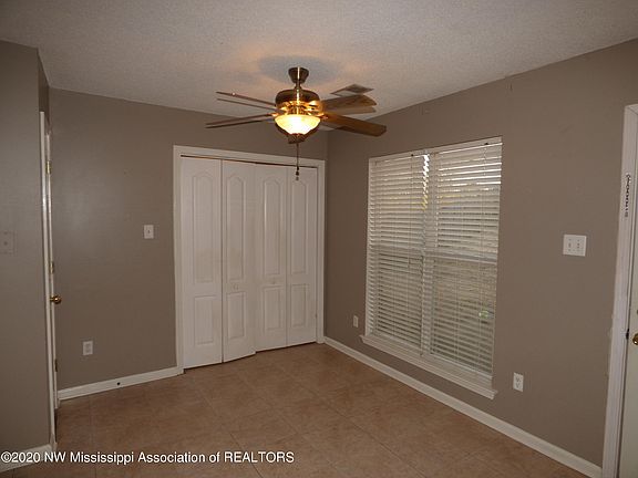 4th image of 10872 Oak Leaf Dr